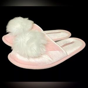 VICTORIA'S SECRET Women's Pink Pom Pom Slippers Sz Small